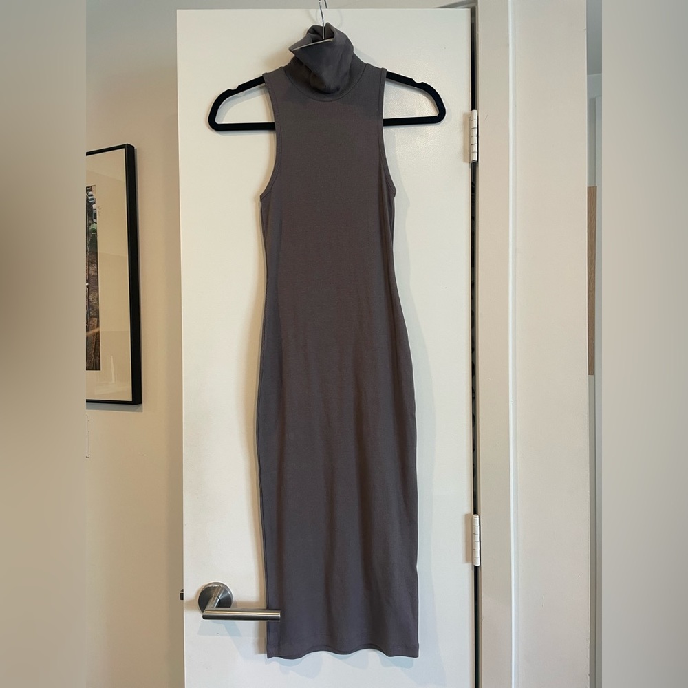 Grey ribbed turtleneck midi dress